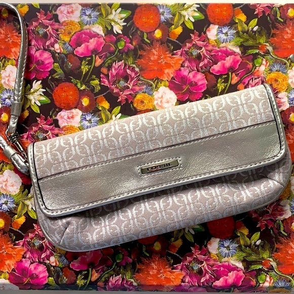 Vintage Y2K Fossil metallic silver wristlet wallet clutch bag casual - Picture 1 of 8